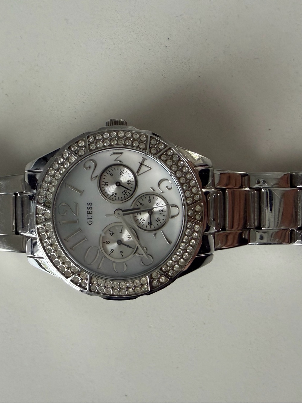 GUESS Stainless Steel Crystal Bezel Quartz Water Resist Case 38MM Watch W12507L1